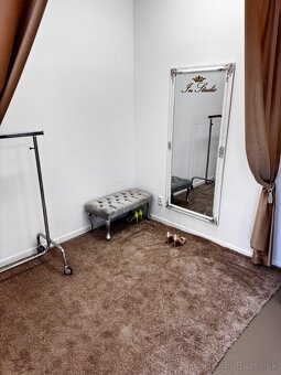 💍 Na odstúpenie zabehnutý svadobný salón – In Studio - 7