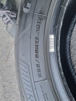 Celoročné pneu Goodyear 225/55 R17 – cca 7,5 mm dezén - 7