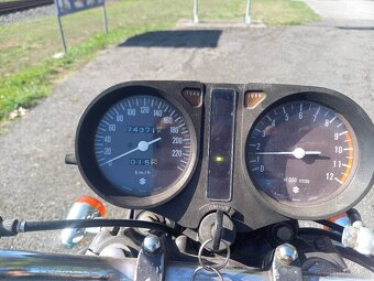 Suzuki  gs750e - 7