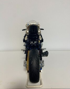 BMW M 1000 RR 42130 - 7