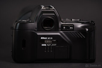 Nikon F-801. Sigma 18-35mm - 7