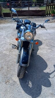 Suzuki C800 Intruder - 7