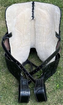 Westernový sedlový komplet 15) černé Floral - 7
