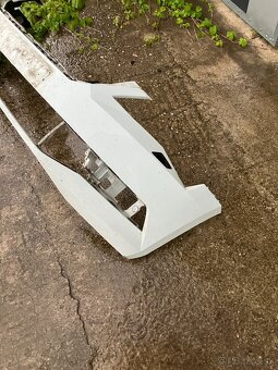 predni naraznik skoda superb iii 3 ostrik bily - 7