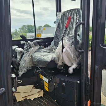 Minibager Hitachi ZX 26U - 7