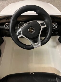 Elektrické auto Mercedes - 7