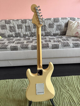 Predám Fender Yngwie Malmsteen Stratocaster 2010 - 7