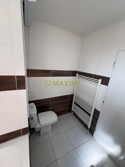 Moderný 2 izbový byt na Južnej ulici, klimatizácia, stačí sa - 7