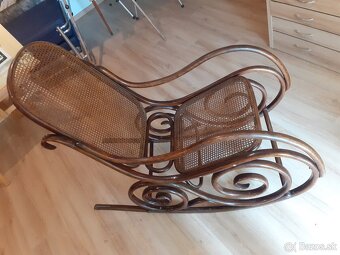 Predám hojdacie kreslo neznačené thonet - 7