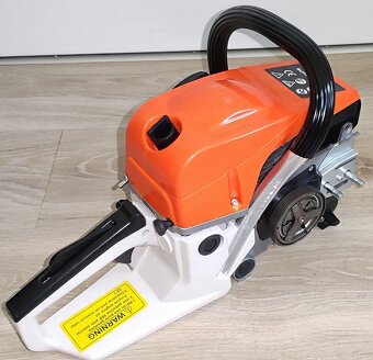 Silná benzínová motorová reťazová píla motor 82cm³ - 7