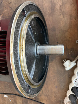 Predám motor Grundfos 5,5kW - 7