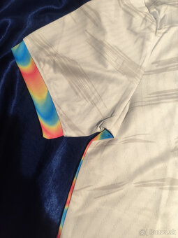 Dres Fc Barcelona Biely Farebný Unikátny Zberateľský Nový - 7