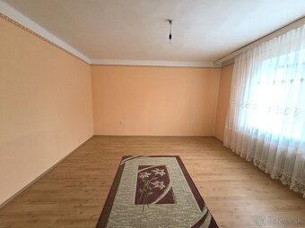 AJ NA INVESTIČNÉ ÚČELY Poschodový rodinný dom na predaj v D - 7