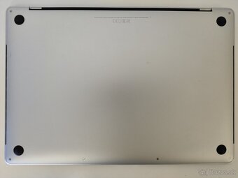 MacBook Pro 15" (2016) | Intel Core i7 • 16 GB RAM • 256 GB - 7