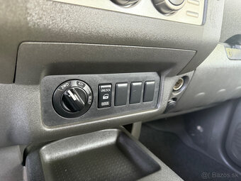 Nissan Navara DoubleCab 2.5D SE 4x4 - 7