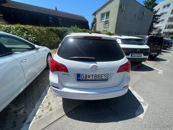 Opel Astra J 1.6 85kw - 7