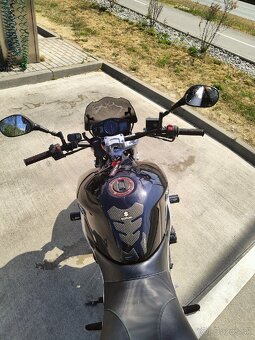 Suzuki GSR 600 - 7