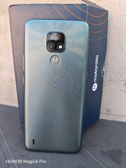 Predám Motorolu moto E7 - 7
