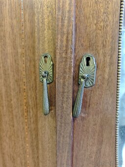 Starožitná skriňa - 7