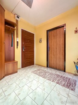 Pražský typ byt Nad Jazerom, Vážecká ulica - 7