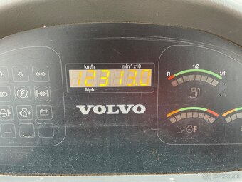 Kolesový nakladač Volvo L45 - 7