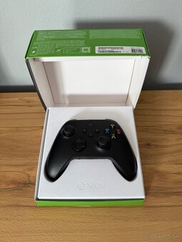 Xbox one X 1 tb + nabíjačka na ovládač + gta V - 7
