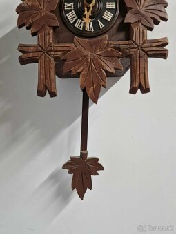 Dvoje nástenné hodiny - 7