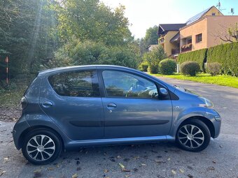 Toyota Aygo 1.0 benzín 2009 - 7