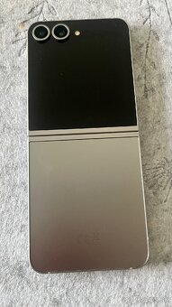 Samsung Galaxy Z Flip 6 silver - 7