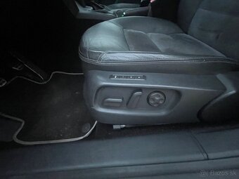 Skoda Octavia Scout 2.0 Tdi Maxx vybava - 7