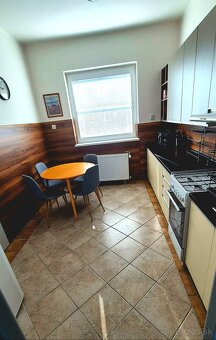 Na prenájom zariadený svojpomocný byt /93m2/ s garážou, KN - 7