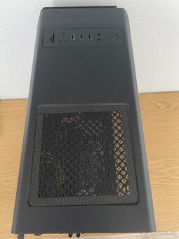 RX 550/ AMD RYZEN 5 1600/8 GB RAM/ - 7