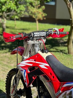Honda CR125R - 7