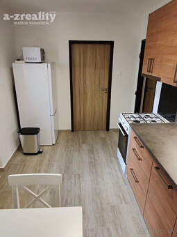 Prerobený 2 izbový byt na prenájom v centre Komárna - 7