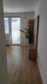 2 izb. Ovocné sady (Ivánska cesta)-parking, pivnica v cene - 7