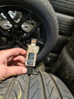 215/60 R16 CONTINENTAL. - 7