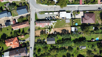 Stavebný pozemok v centre obce Gregorovce. - 7