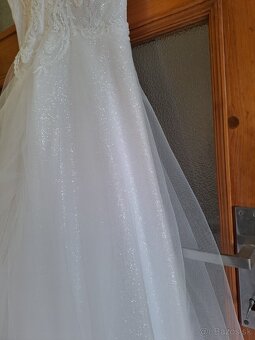 Trblietavé svadobné šaty - 7