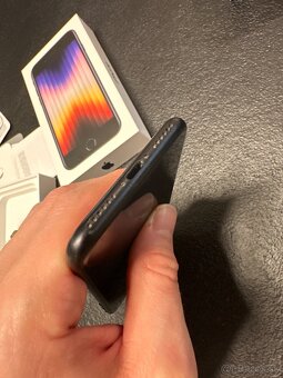 Apple iPhone SE 64GB Black 2022 - 7