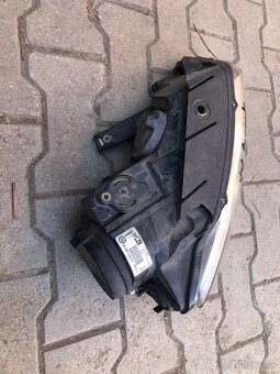 VW-PASSAT B6 05-10 prave predne svetlo - 7
