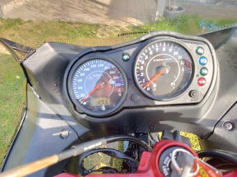 Predám Kawasaki ER6F 2006 - 7