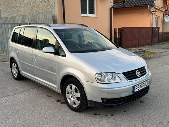 Volkswagen Touran 2.0FSI - 7