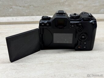 Olympus OM-1, počet záberov: 25 - 7