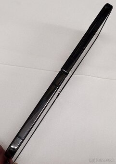 Samsung Galaxy Z Flip 4 - 7