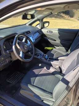 Nissan Leaf - 7