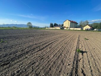 Atraktívny stavebný pozemok 922 m2 v obci Blatnica - 7