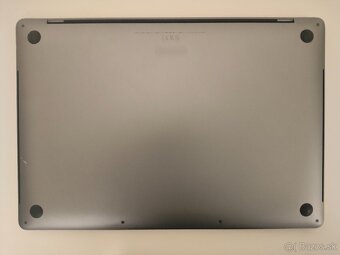 MacBook Pro 15" 2018 | i7 • 16GB • 256GB - 7