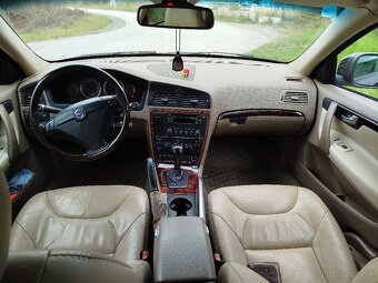 Predám Volvo XC70 D5 - 7