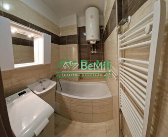 REZERVOVANÉ Centrum Nitry 3 - izbový byt v zateplenom tehlov - 7