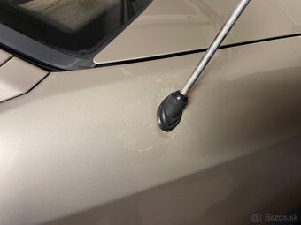 Mercedes-Benz 200E - 7